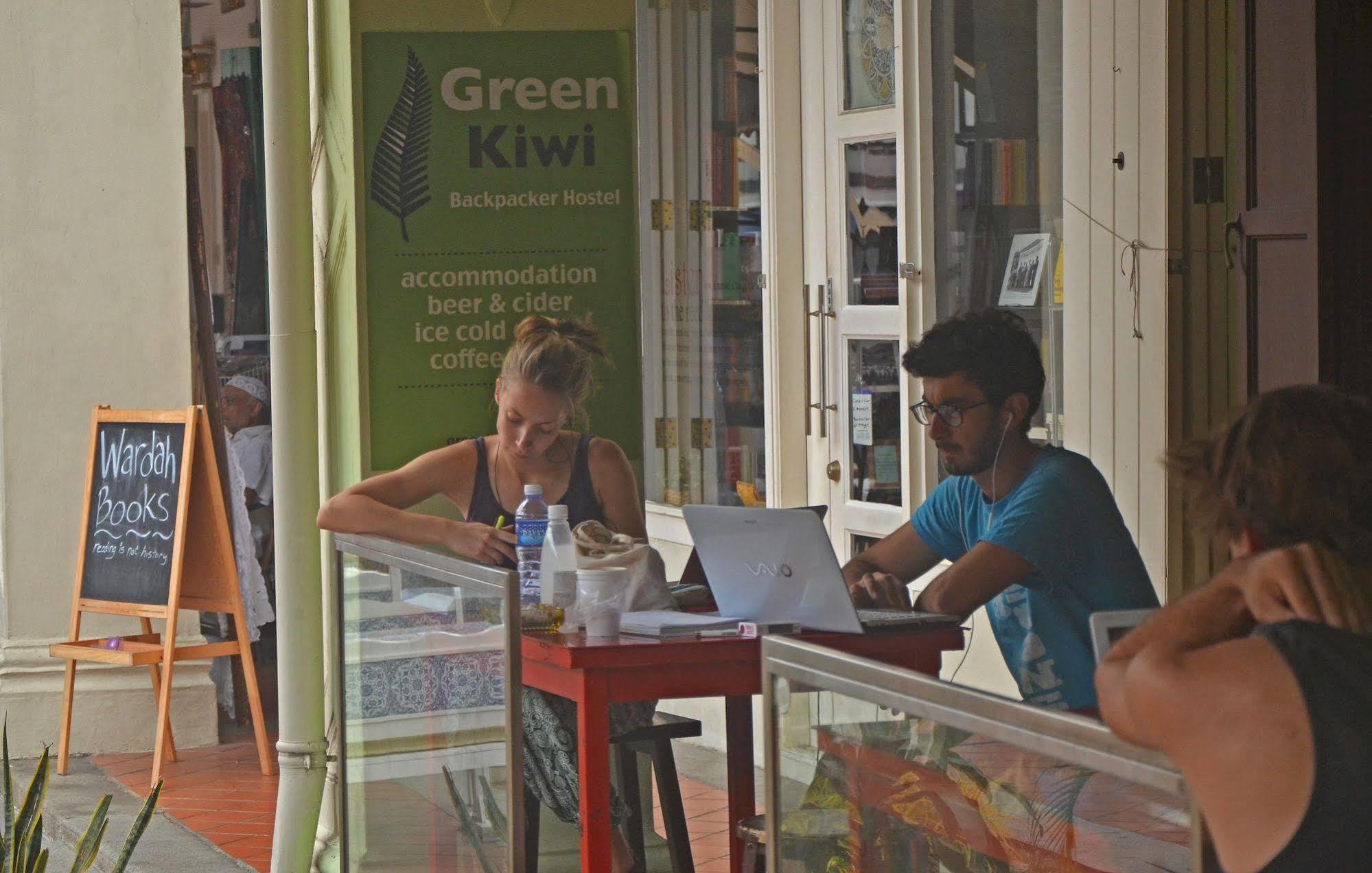 Sleepy Kiwi Backpacker - Bugis 2*